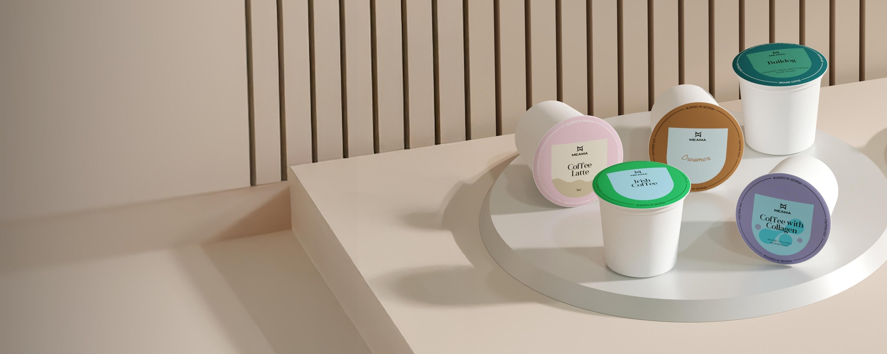 Auf Ästhetischem Hintergrund werden einige Multikapseln in unterschiedlichen Sorten abgebildet.