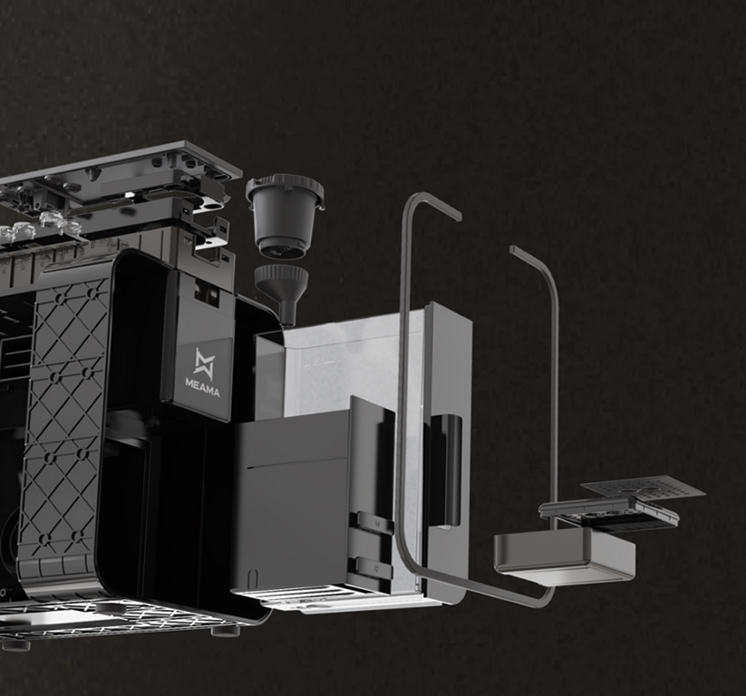 hier sind man die Kapselmaschine Versatile in schwarz, die Animation zeigt die Maschine zerlegt in ihre Einzelteile mit focus auf den Wassertank und den Auffangbehälter für die Kapseln inklusive der Abtropfeinheit
