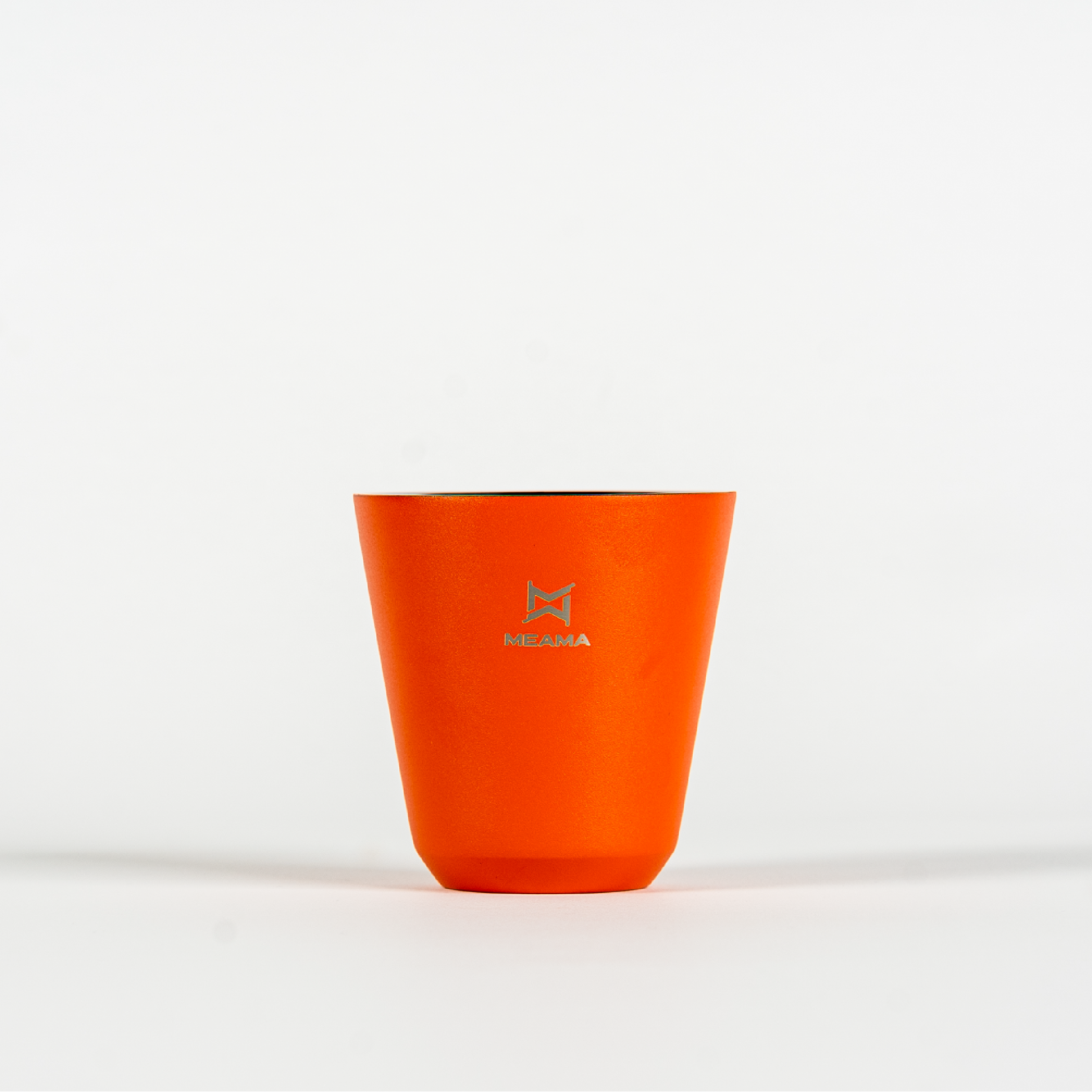 Orange Edelstahl Tasse mit Meama Logo