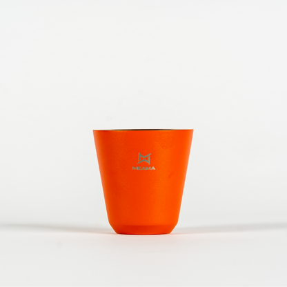 Orange Edelstahl Tasse mit Meama Logo